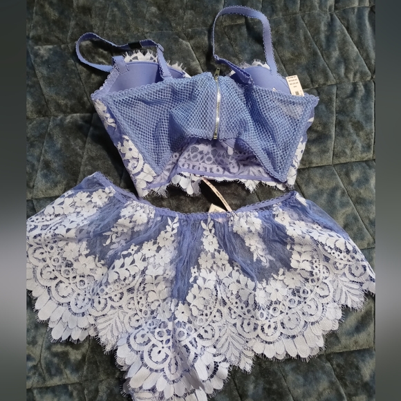 NWT Victoria's Secret Mesh Bra and Panty Set - 34D/Small - Picture 2 of 2
